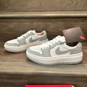 NWT Air Jordan Elevate Low white/wolf grey size 7 womens